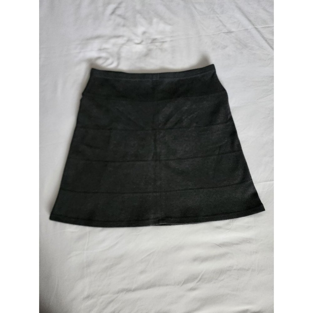 Athleta Strata Women's Gray A-Line Zipper Pockets Ponte Mini Skirt Petite Sz MP - Picture 4 of 11